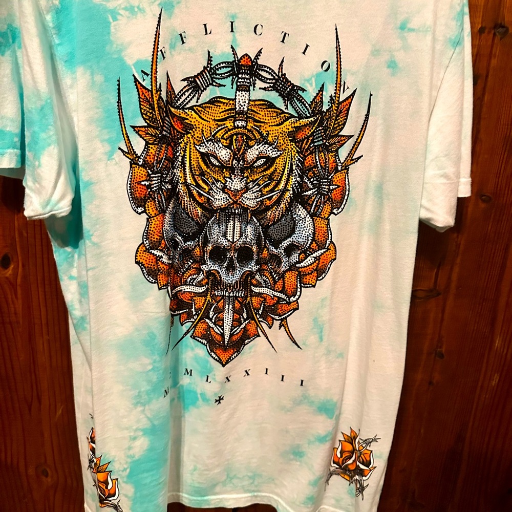 Unisex Affliction t-shirt Size large. Never worn.